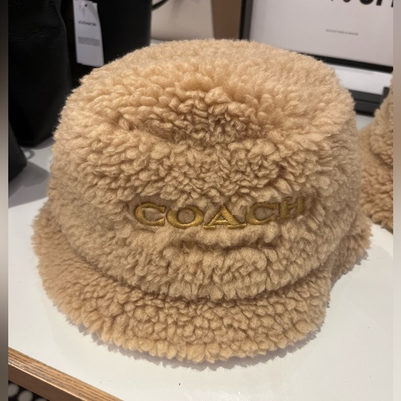 NWT Coach Outlet Sherpa Bucket Hat - Picture 2 of 9